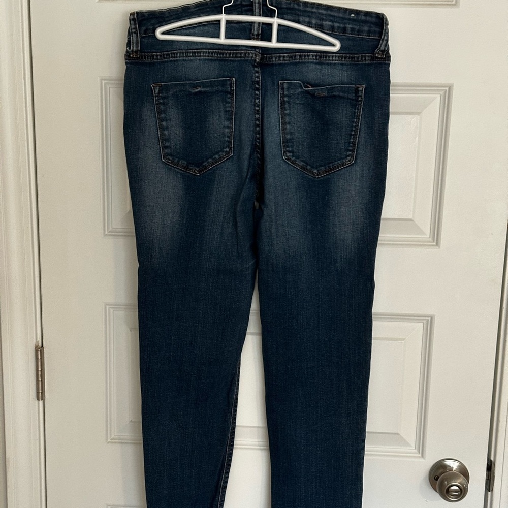 Woman’s forever 21 jeans